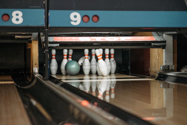 fun date idea in atlanta - bowling